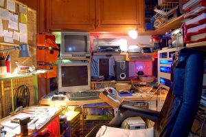 8 erros na organização que fazem sua casa parecer bagunçada: entenda como resolvê-los