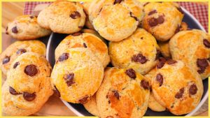Pão de Queijo com Gotas de Chocolate