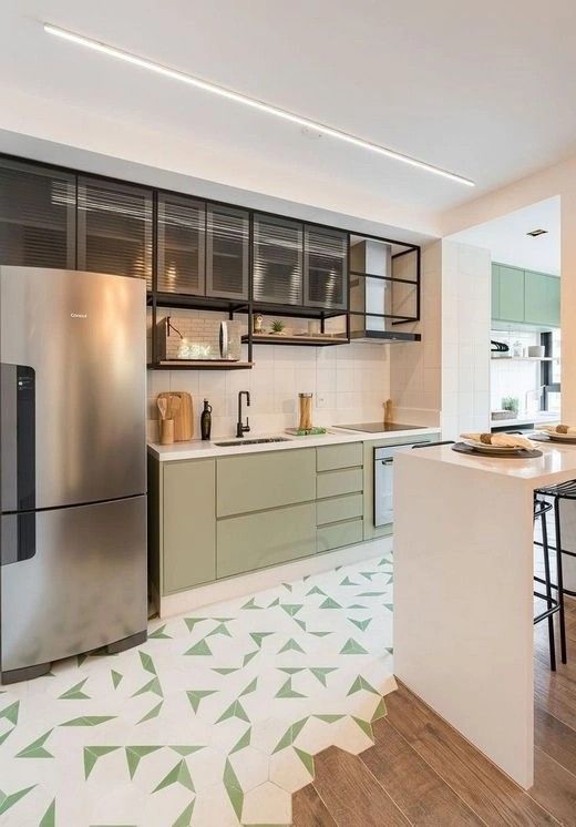 Piso colorido geométrico 2025