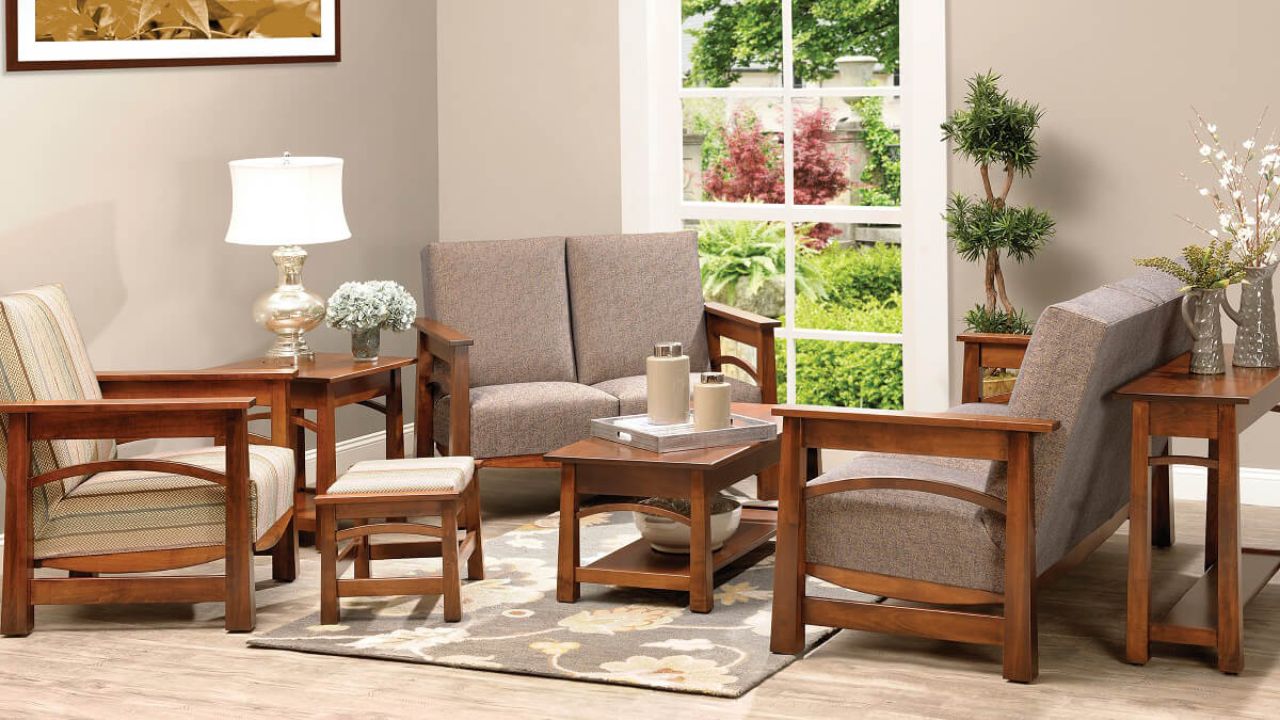 conjuntos de móveis idênticos em sala de estar