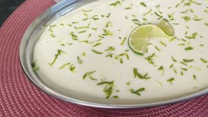 Receita de mousse de limão com iogurte que fica pronto para servir em pouco mais de 1 hora