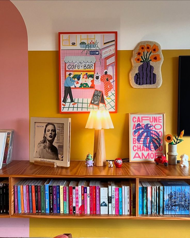 Rack flutuante no quarto